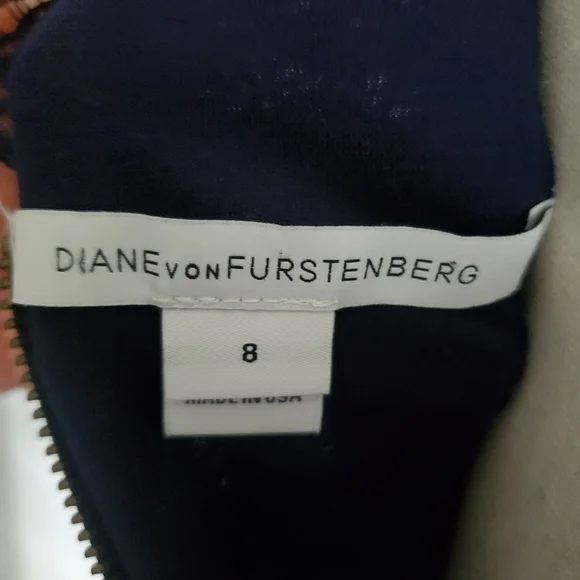 LAST CHANCE - Diane Von Furstenberg "Zarita" Navy Lace Zip Dress - Picture 10 of 12